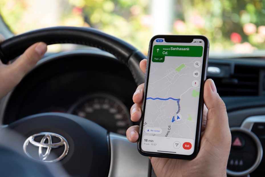 jak zapisać miejsce parkingowe w Google Maps
