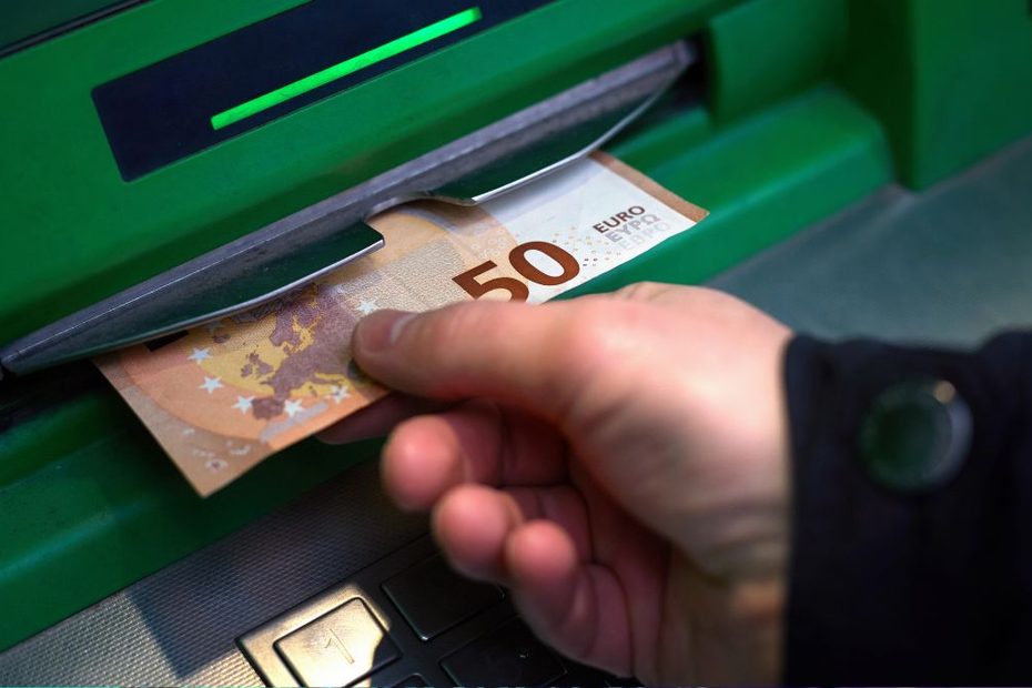 Zieloni chcą sięgnąć po oszczędności uśpione na kontach