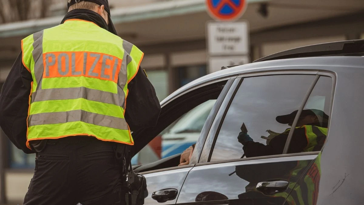 Co kryje pole 12 na niemieckim prawie jazdy.
