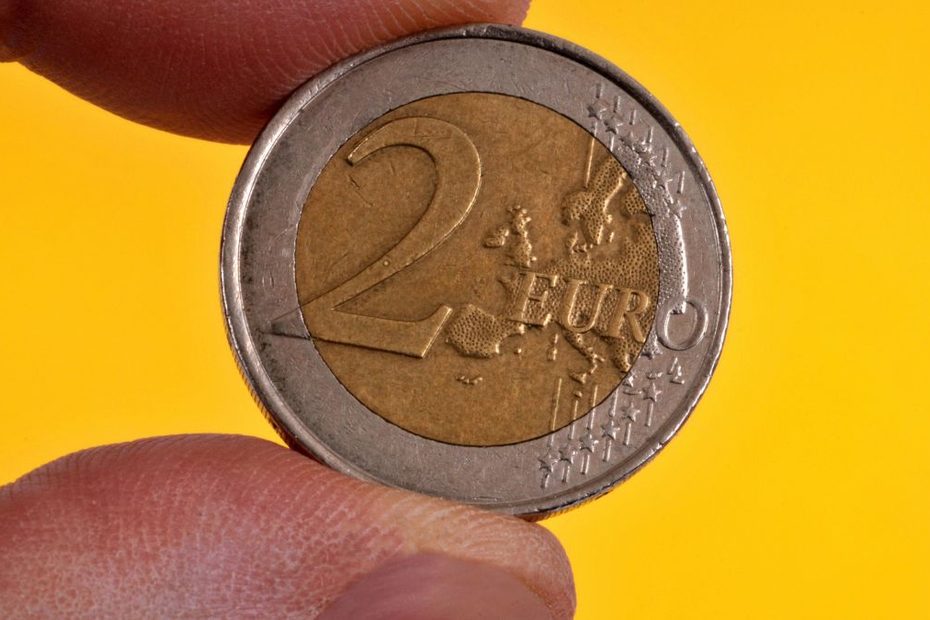 Cenne monety 2 euro z Europy.