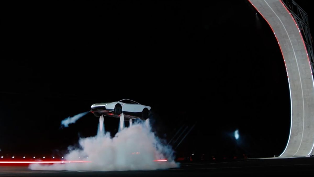 Nowy Tesla Roadster zaskakuje