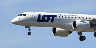 Samolot na lotnisku Mediolan-Malpensa
