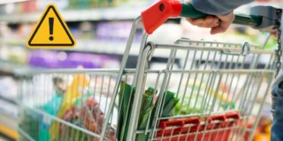 Pilne wycofanie popularnego warzywa z supermarketów. Ryzyko obrażeń wewnętrznych Raclette. zdjęcie zakupy
